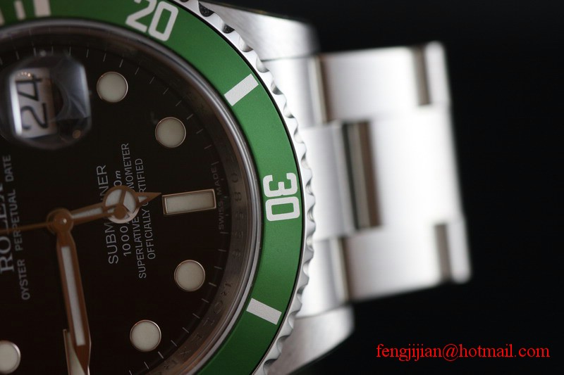 Rolex Stainless steel black dial Green Bezel Oyster Perpetual Date SUBMARINER unworn Gents wrist watch 16610LV-93250