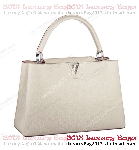 Louis Vuitton Elegant Capucines Bag MM