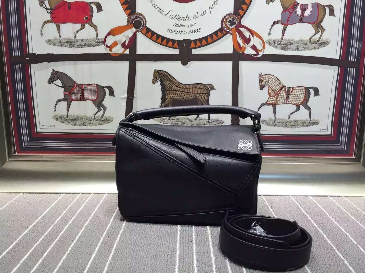 Loewe Puzzle Large Bag Original Leather L9122 Black