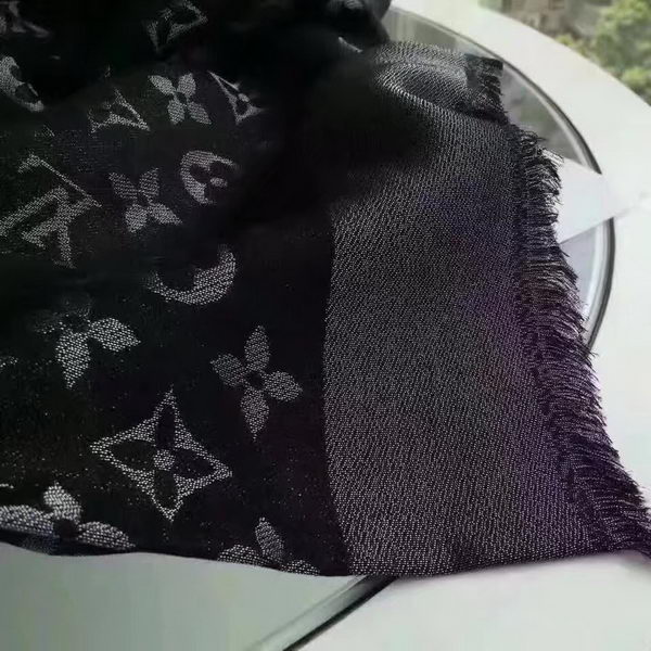 Louis Vuitton Scarf LVS92110D