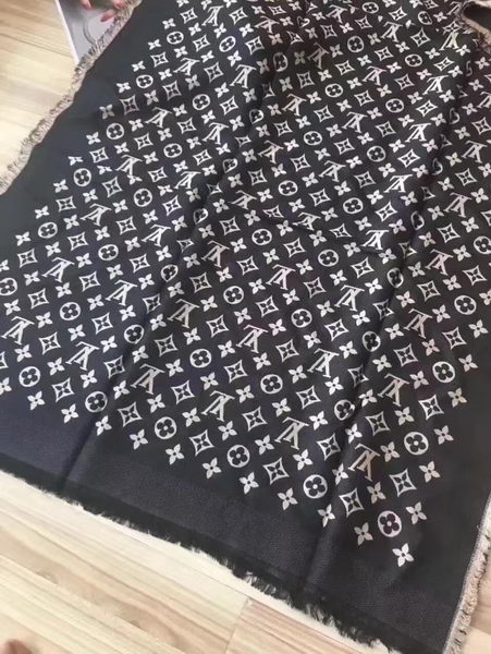 Louis Vuitton Scarf LVS9213B