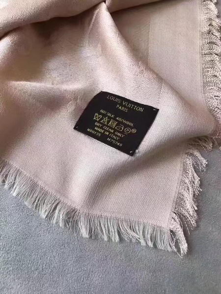 Louis Vuitton Scarf LVS9219E