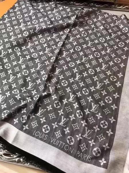 Louis Vuitton Scarf LVS9219I