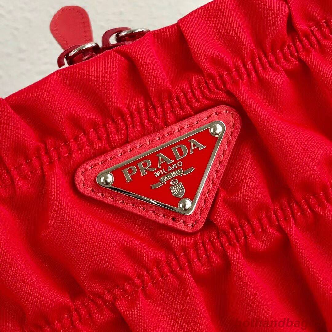 Prada Re-Edition nylon Tote bag 1BG321 red