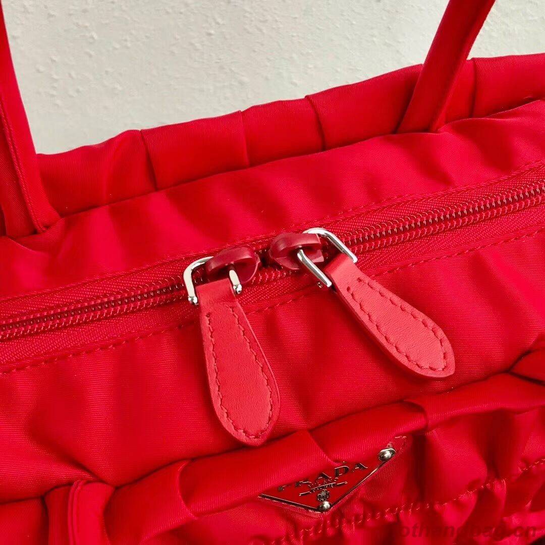 Prada Re-Edition nylon Tote bag 1BG321 red