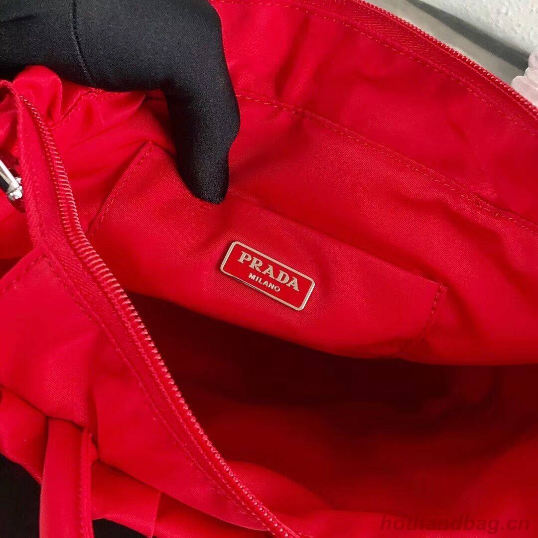 Prada Re-Edition nylon Tote bag 1BG321 red