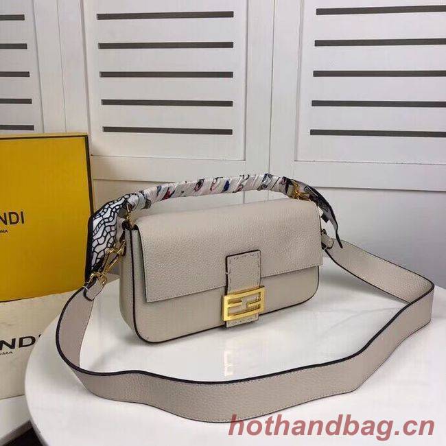 Fendi BAGUETTE leather bag F2466 beige