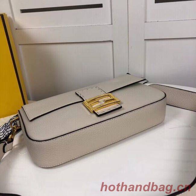 Fendi BAGUETTE leather bag F2466 beige