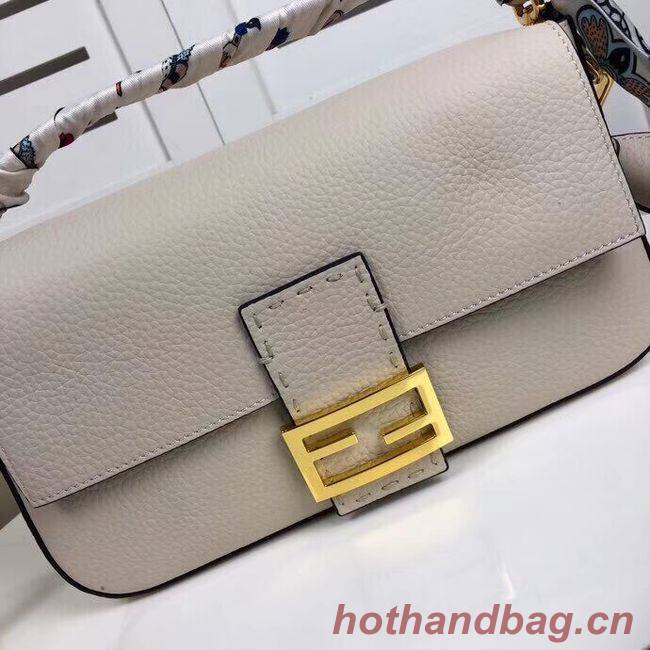 Fendi BAGUETTE leather bag F2466 beige