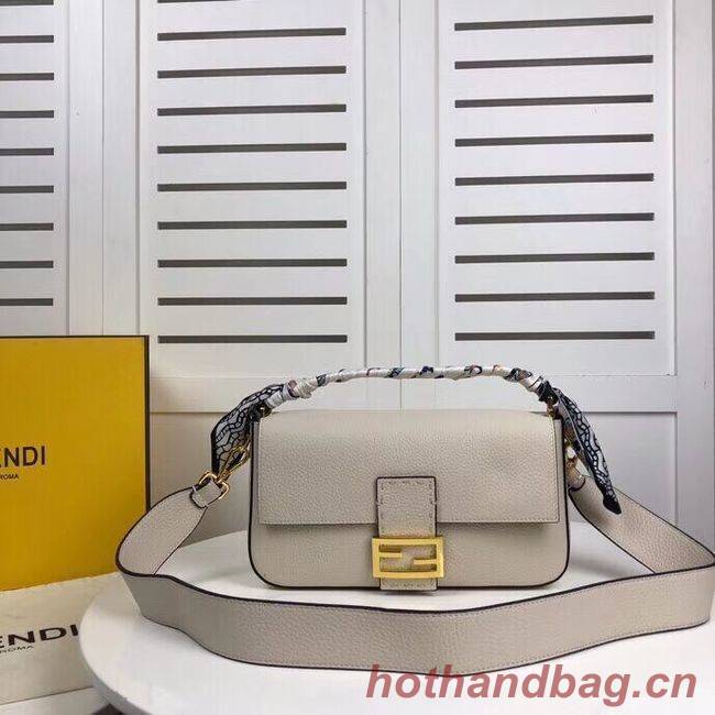 Fendi BAGUETTE leather bag F2466 beige