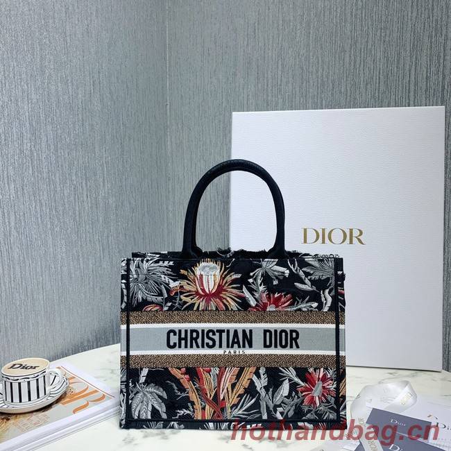 SMALL DIOR BOOK TOTE Embroidered M1296-6