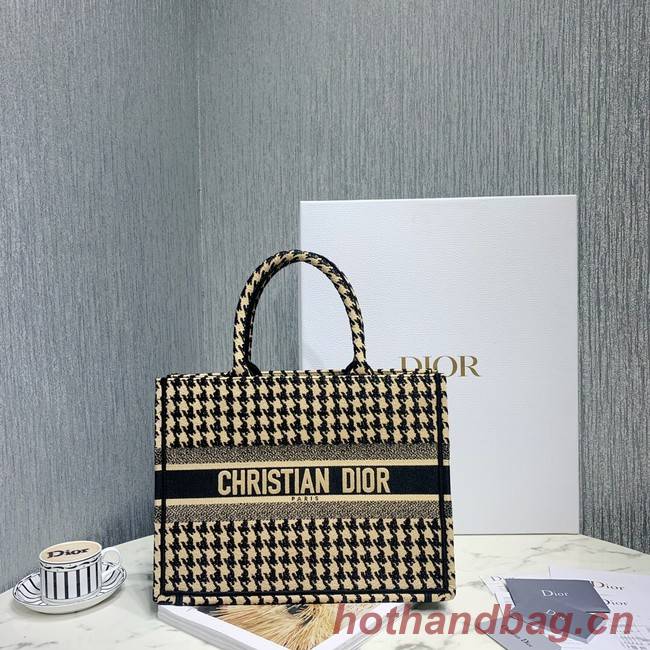 SMALL DIOR BOOK TOTE Embroidered M1296-8