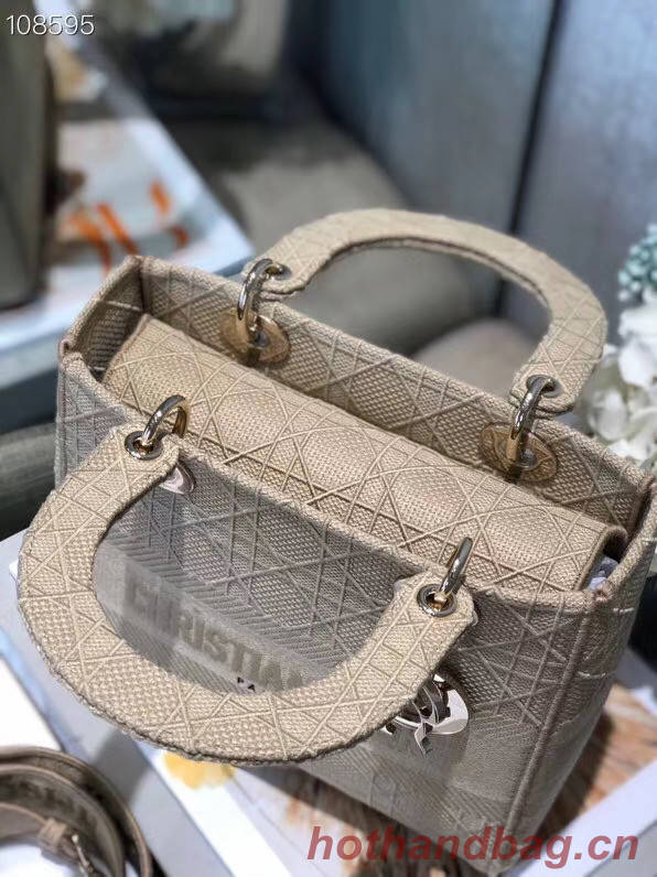 MEDIUM LADY D-LITE BAG Cannage Embroidery M0565OREY Beige