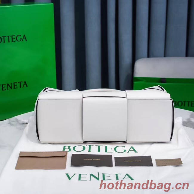 Bottega Veneta ARCO TOTE 609175 white