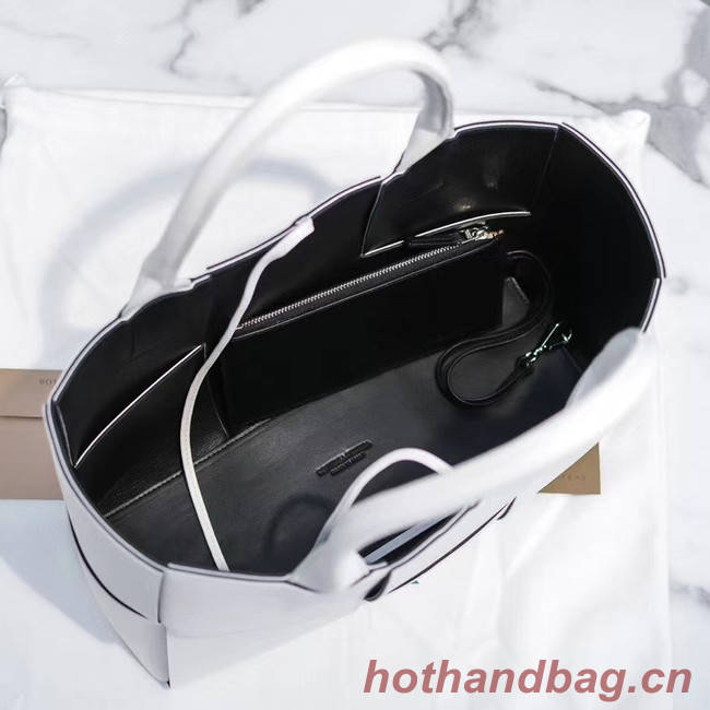 Bottega Veneta ARCO TOTE 609175 white