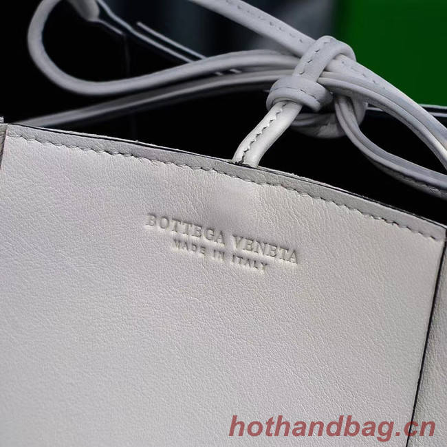 Bottega Veneta ARCO TOTE 609175 white