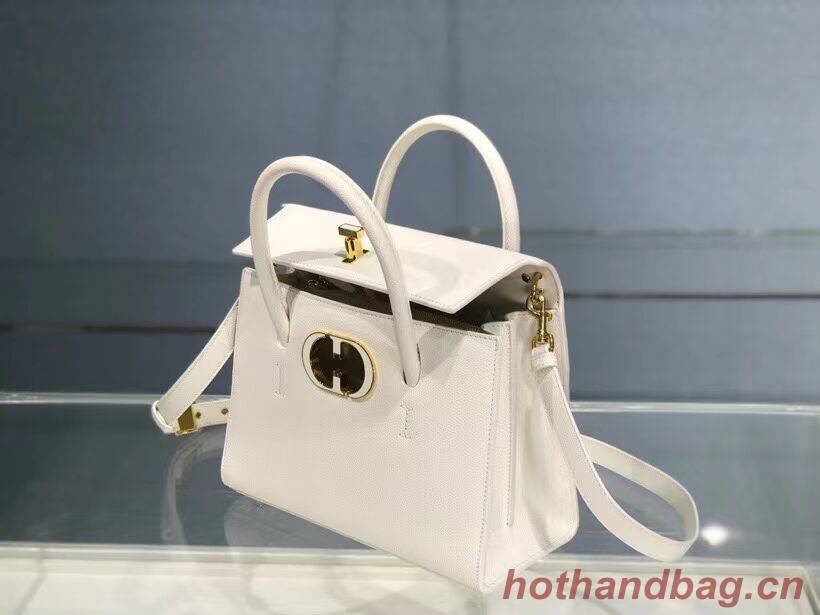 DIOR MEDIUM ST HONORE TOTE Grained Calfskin M9321UMBA white