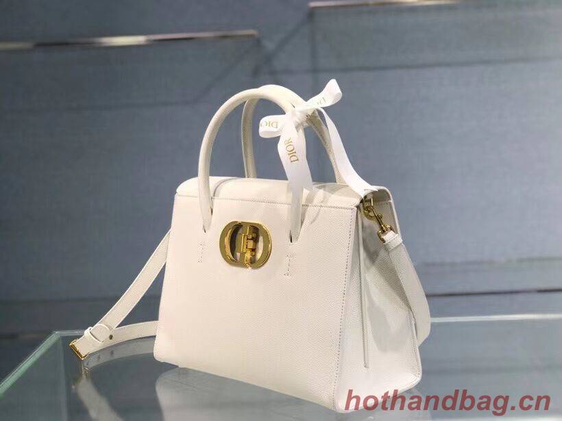 DIOR LARGE ST HONORE TOTE Grained Calfskin M9306UBAE WHITE