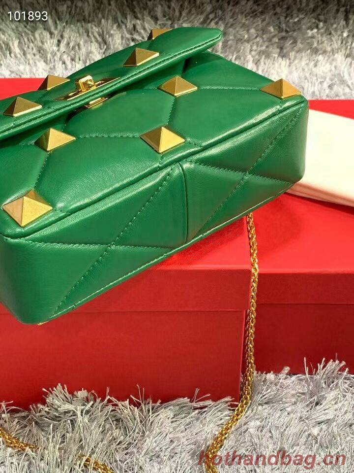 Valentino mini Garavani Roman Stud V2061 green