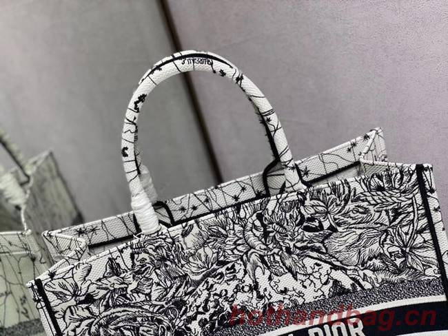 DIOR BOOK TOTE Latte Multicolor Dior Zodiac Embroidery M1286Z