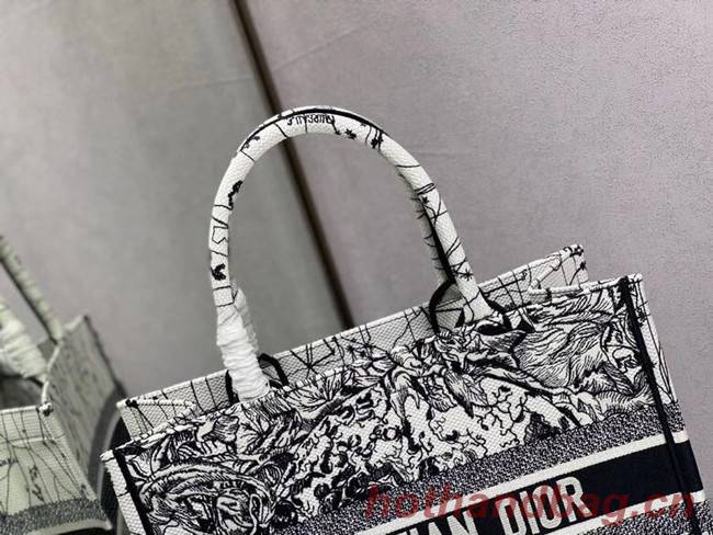 DIOR BOOK TOTE Latte Multicolor Dior Zodiac Embroidery M1287Z