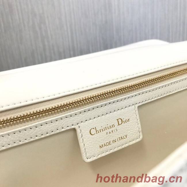 LARGE DIOR CARO BAG Soft Cannage Calfskin M9243U white