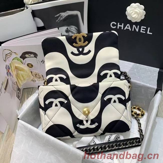 chanel 19 flap bag AS1160 black&white