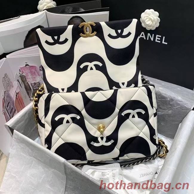 chanel 19 flap bag AS1161 black&white