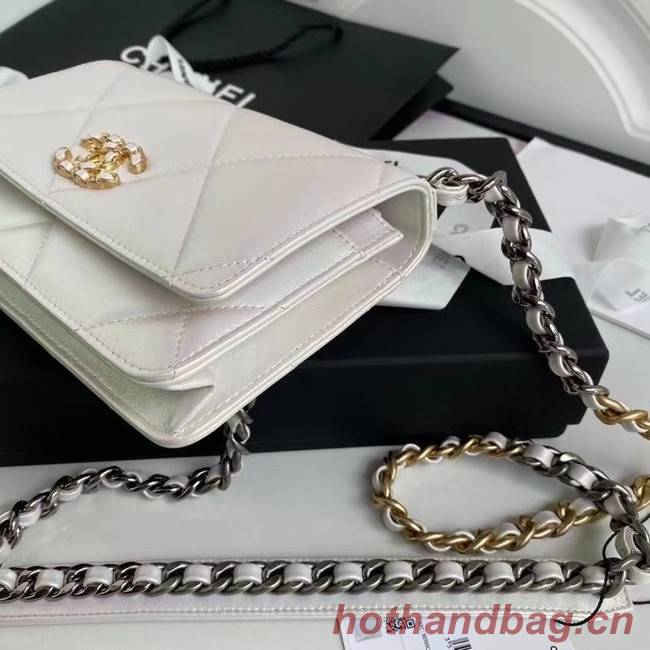 Chanel 19 Iridescent Calfskin Chain Wallet AP0957 white