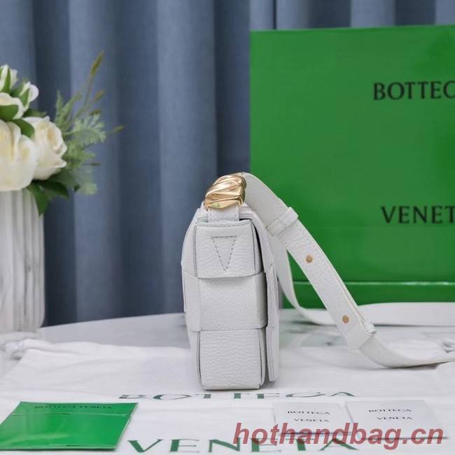 Bottega Veneta CASSETTE 666870 white