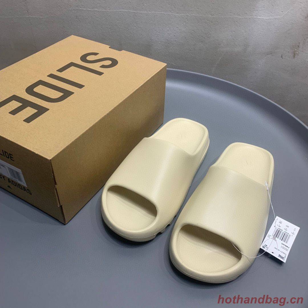 Kanye West x Yeezy Slide Resin K12191012 Beige