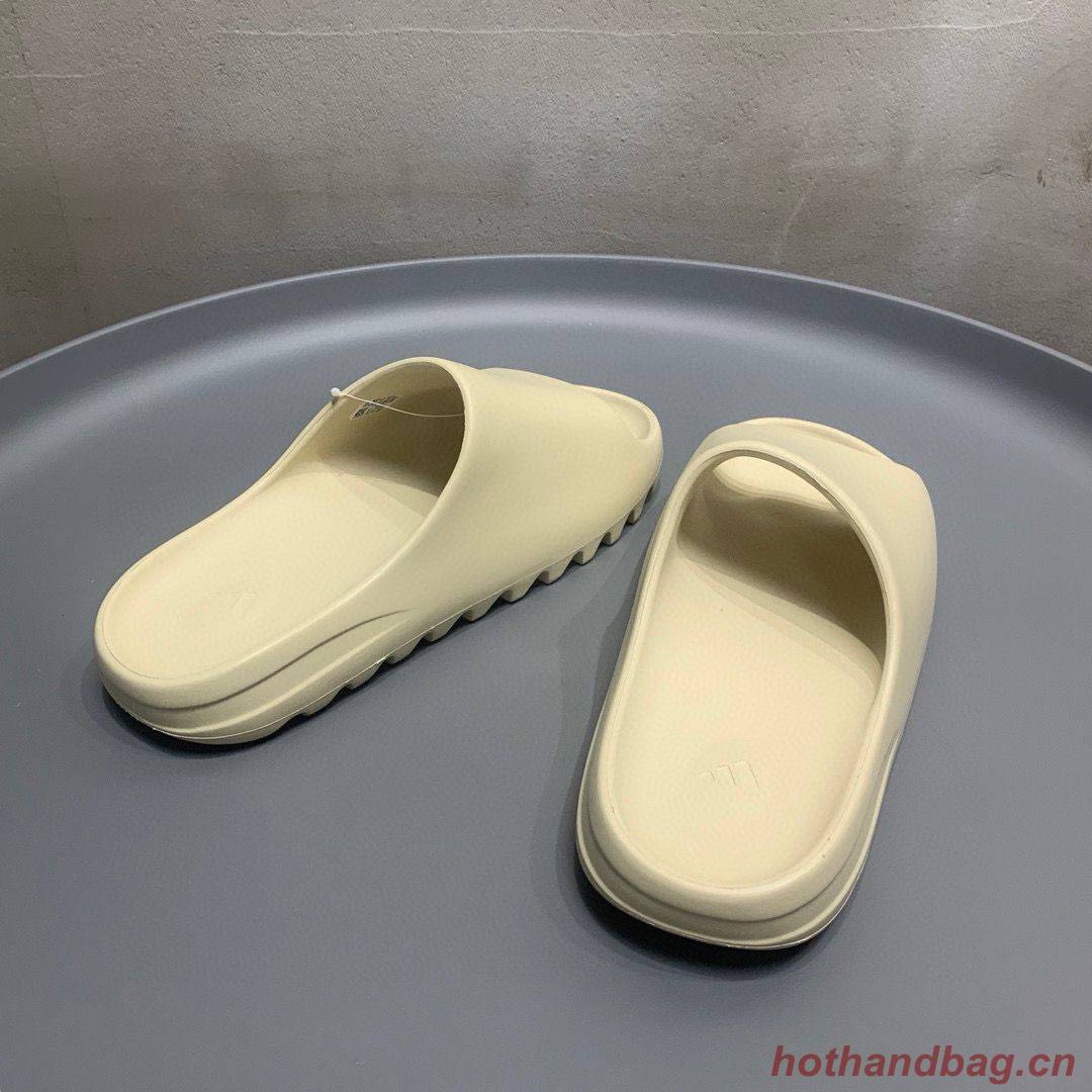 Kanye West x Yeezy Slide Resin K12191012 Beige