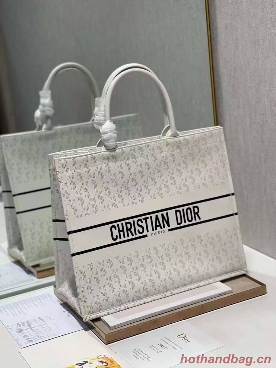 DIOR BOOK TOTE leather Constellation Embroidery M1297ZR white