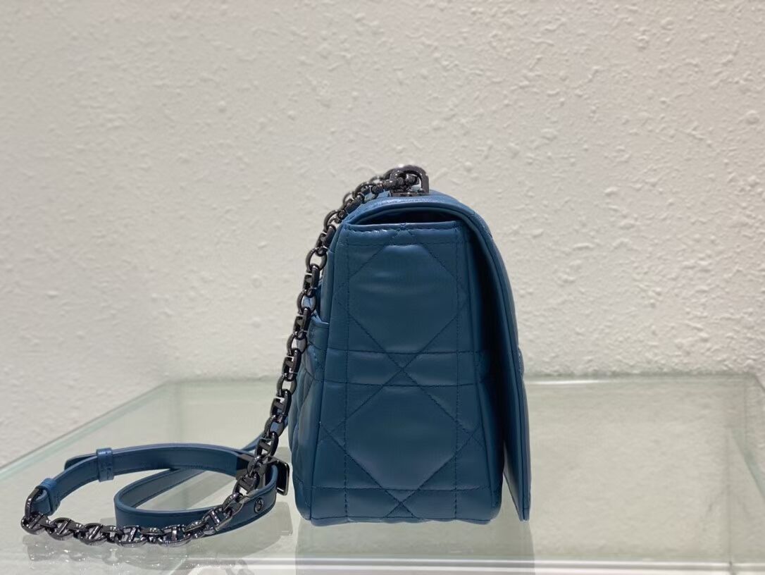 LARGE DIOR CARO BAG Gradient Cannage Lambskin M9243E blue