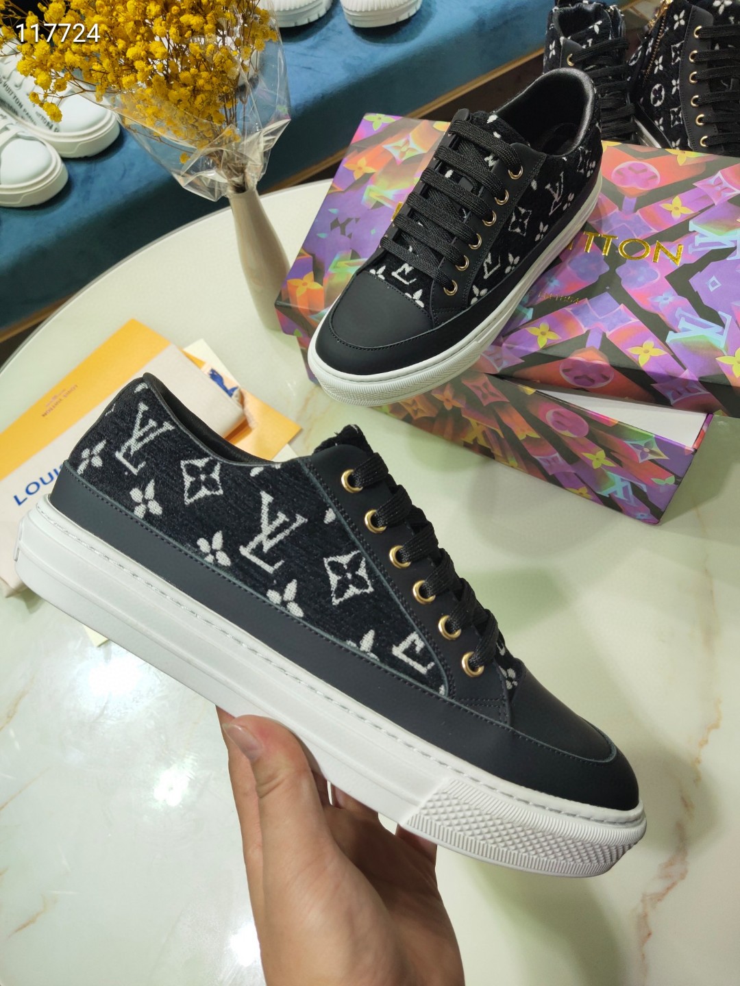 Louis Vuitton Shoes LV1140DC-1