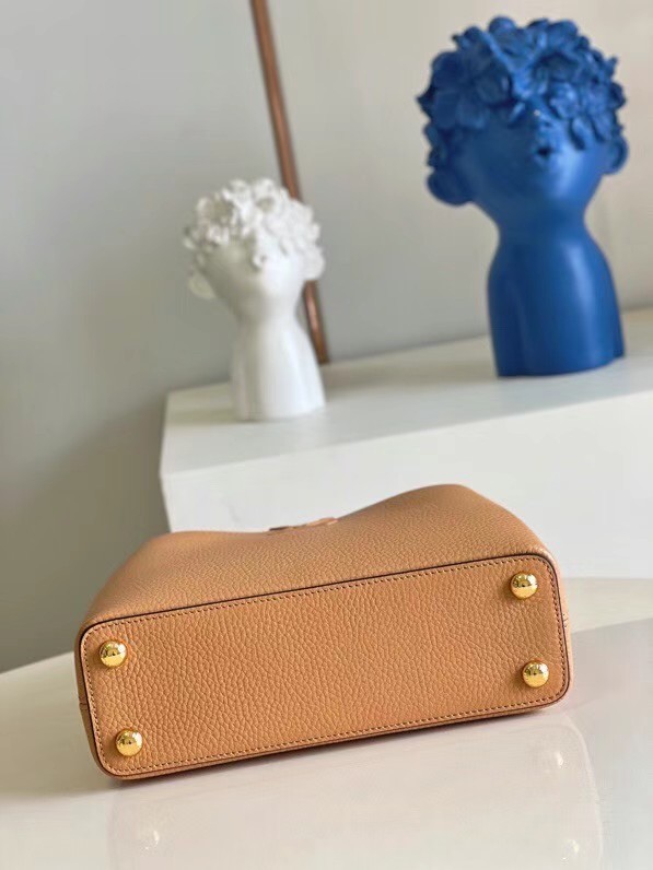 Louis Vuitton CAPUCINES BB M59226 apricot