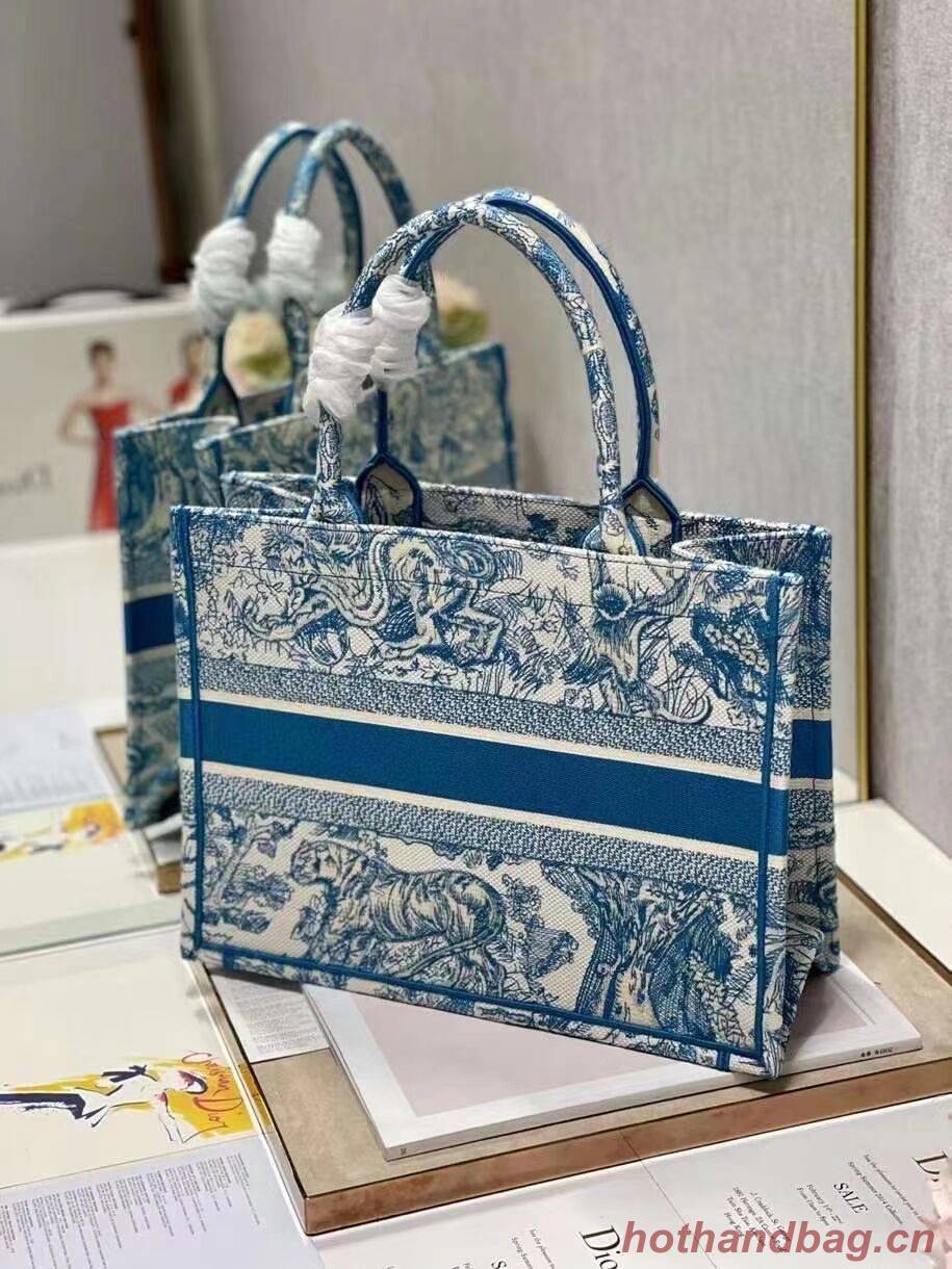 DIOR BOOK TOTE Embroidery C1287-6 blue