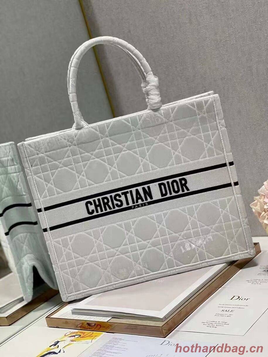 DIOR BOOK TOTE Velvet C1286-2 white