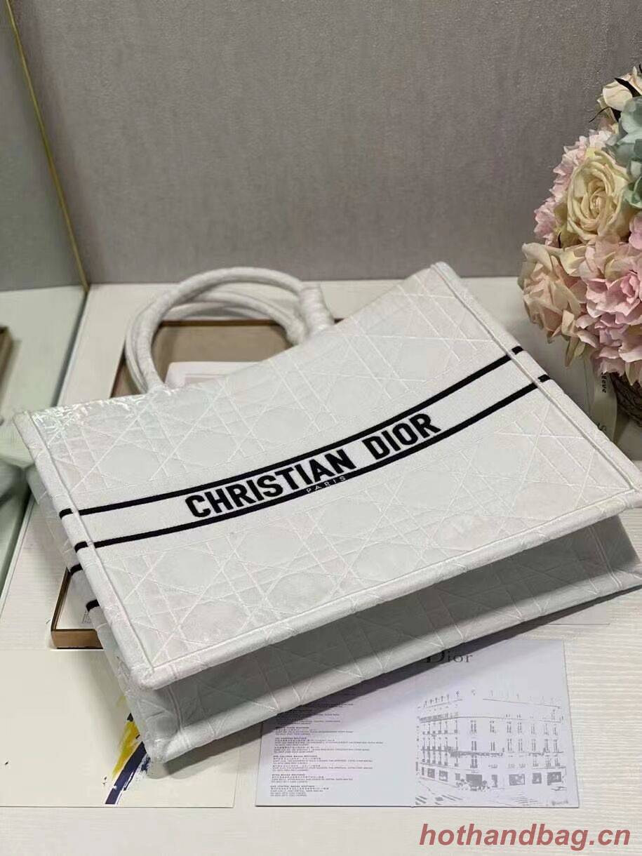 DIOR BOOK TOTE Velvet C1286-2 white