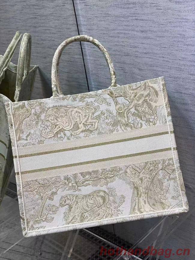 DIOR BOOK TOTE Embroidery C1286-8 cream