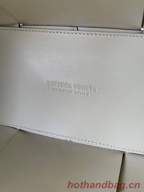 Bottega Veneta ARCO TOTE 652867 black&white