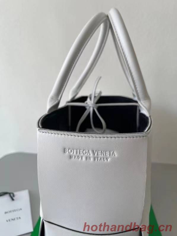 Bottega Veneta ARCO TOTE 652867 white&black