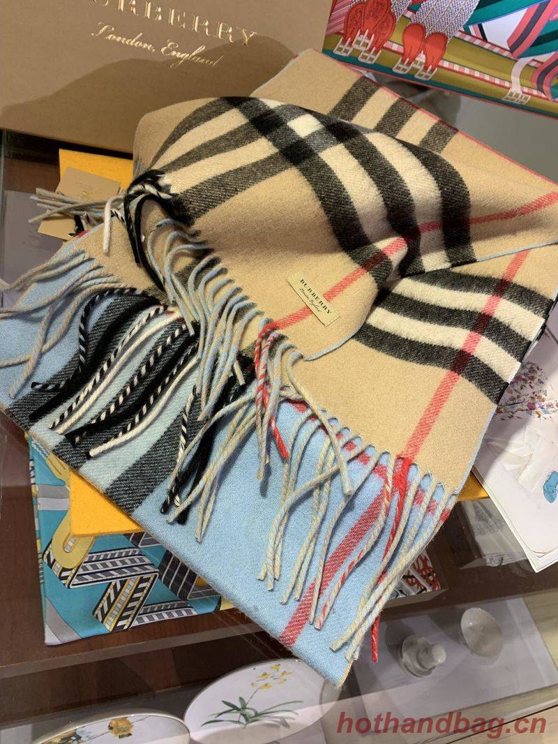 Burberry Scarf B00262