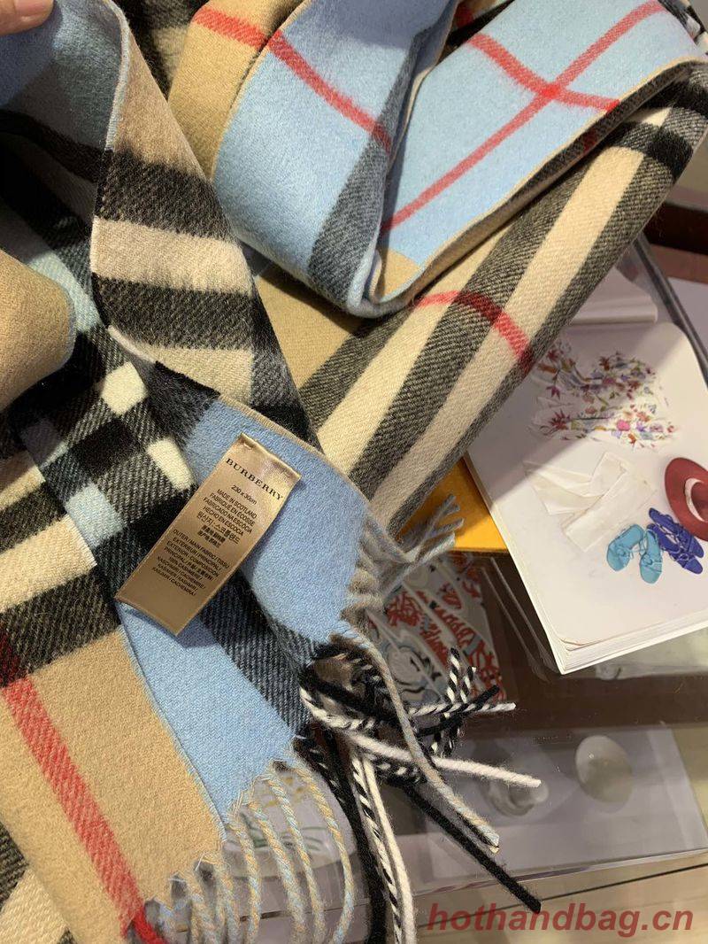 Burberry Scarf B00262