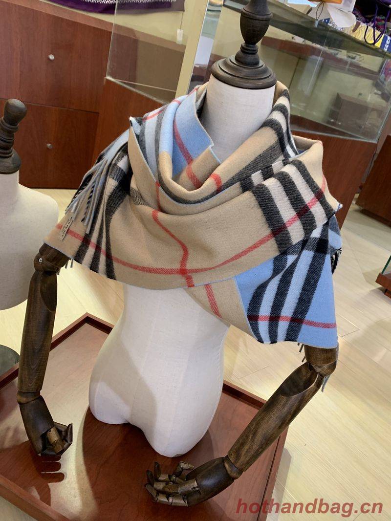 Burberry Scarf B00262