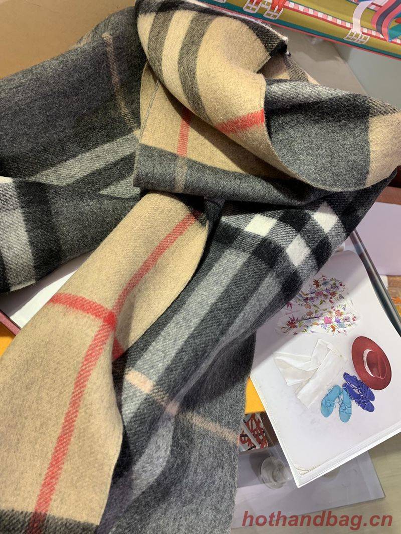 Burberry Scarf B00263