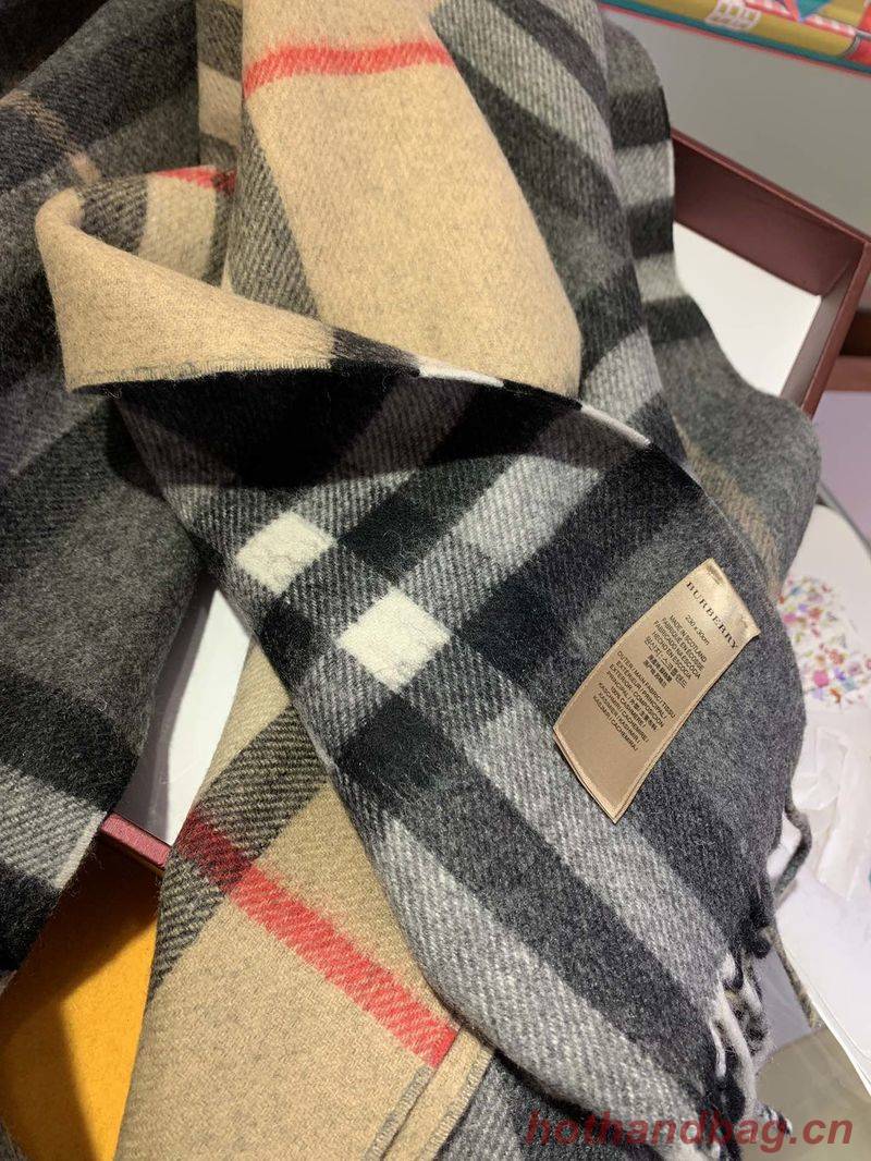 Burberry Scarf B00263