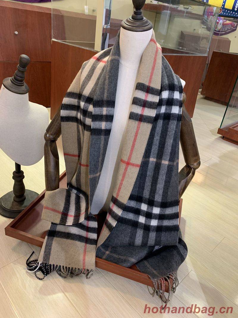 Burberry Scarf B00263