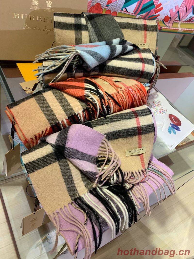 Burberry Scarf B00263