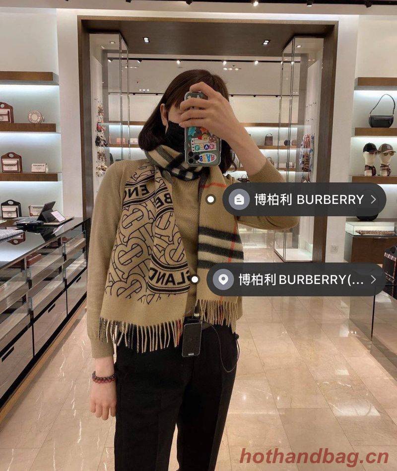 Burberry Scarf B00264